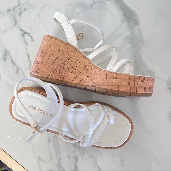 NWOT Madden Girl White Vault Strappy Cork Platform Wedge Sandals Size 7 - Picture 3 of 3